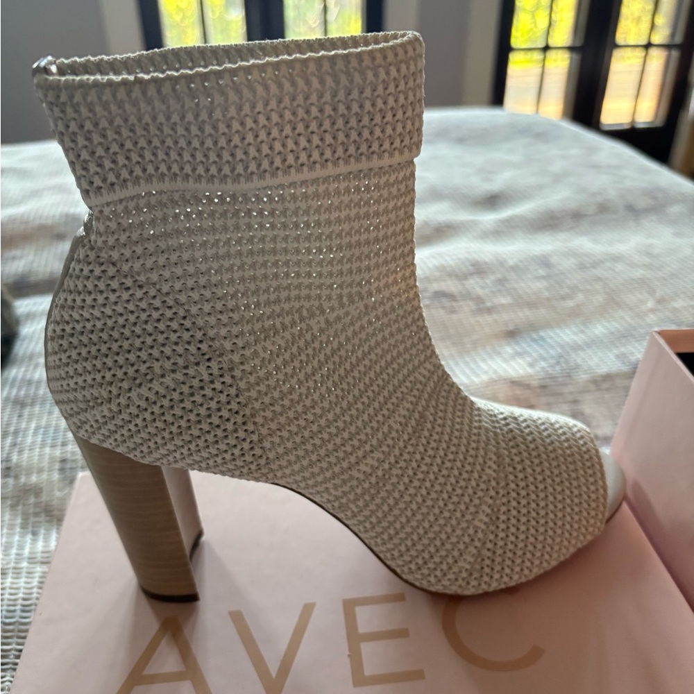 Avec Les Filles Knit Booties